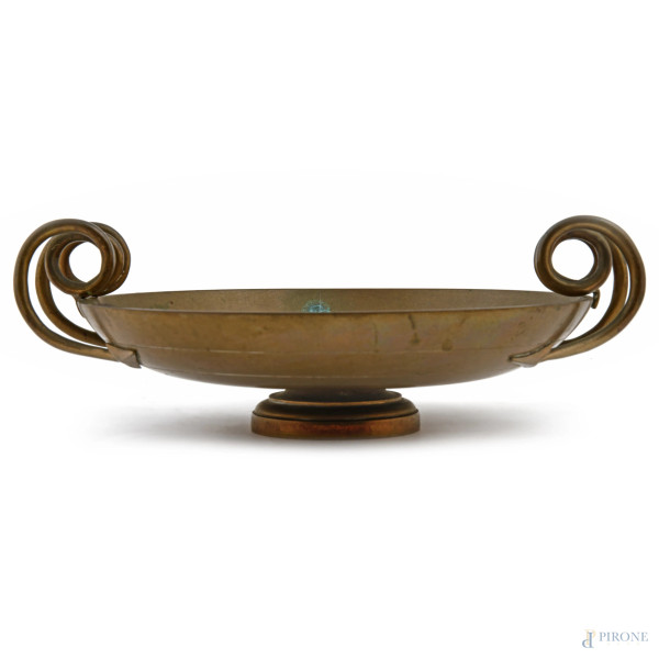 Centrotavola in bronzo con medusa a rilievo al cavetto, XX secolo, cm 8,5x24x20, (segni di usura)