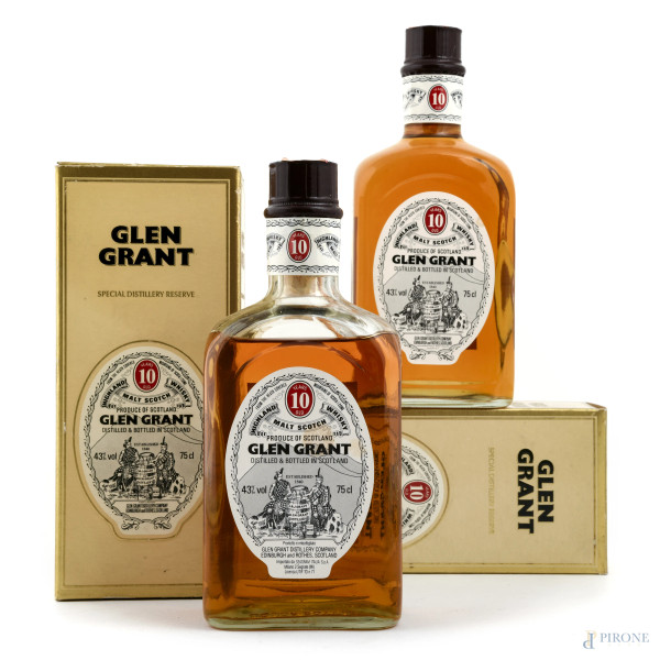 Lotto di due bottiglie di Glen Grant 10 year old