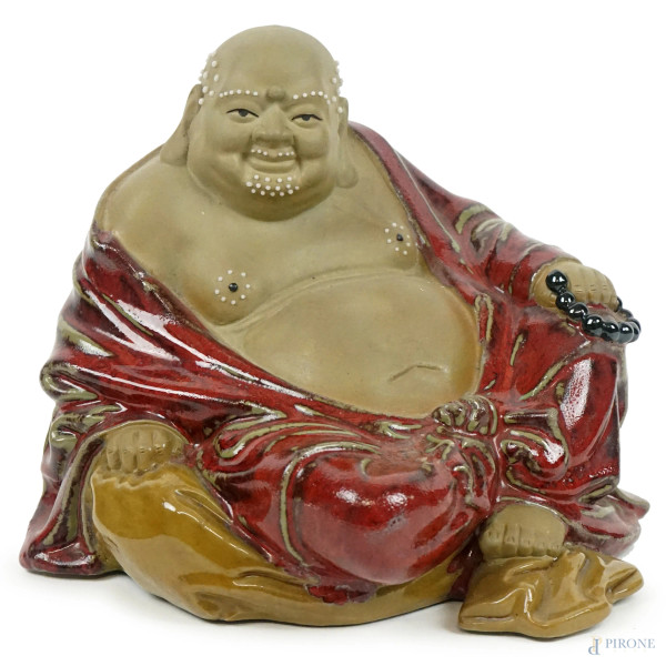 Buddha, scultura in porcellana smaltata e dipinta, Cina, XX secolo, cm h 20