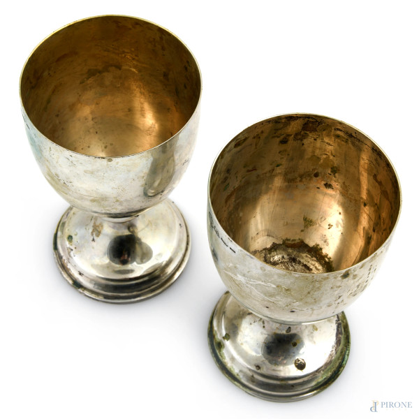 Coppia calici in argento 800/000. Argentiere Brandimarte, altezza cm 13,5, peso gr 420