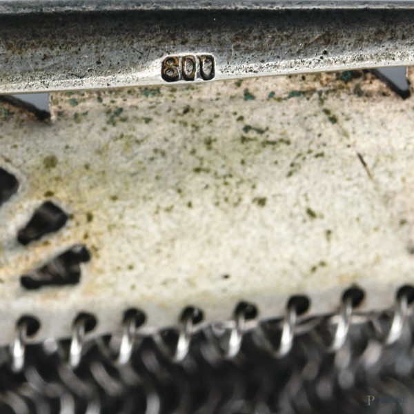 Borsetta in argento, XX secolo, cm 21x19, peso gr 410, (segni di usura)