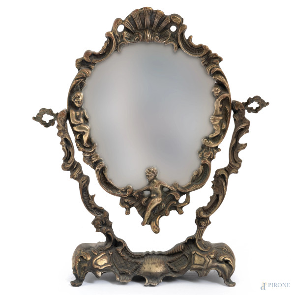 Specchio da toletta in bronzo dorato finemente cesellato, XX secolo, cm 33x28, (segni di usura)