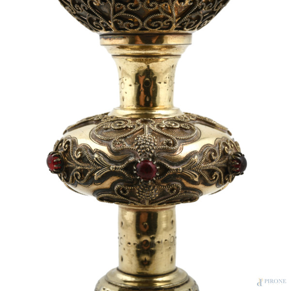 Calice in argento e pietre dure,altezza cm 24, peso lordo gr 430, (segni di usura)