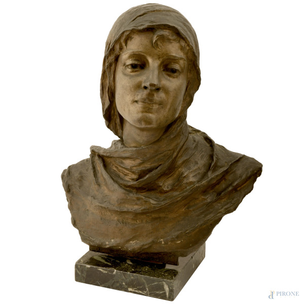 Figura femminile, bronzo, firmata Ramazzotti, base in marmo, cm 48x40x25