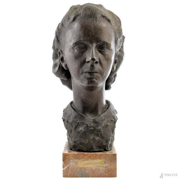 Domenico Ponzi (1891 – 1973) Ritratto di Renata La Racine, bronzo su base in marmo, altezza cm 51,5, firmato e datato 