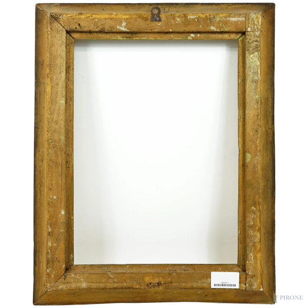 Cornice a guantiera siciliana in legno e stucco dorato, XIX secolo, ingombro cm 49,5x61,6, batten...