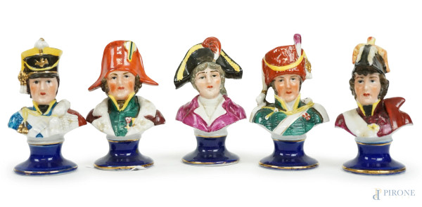 Cinque bustini di ufficiali francesi in porcellana policroma, marcati N coronata, XX secolo, cm h 11