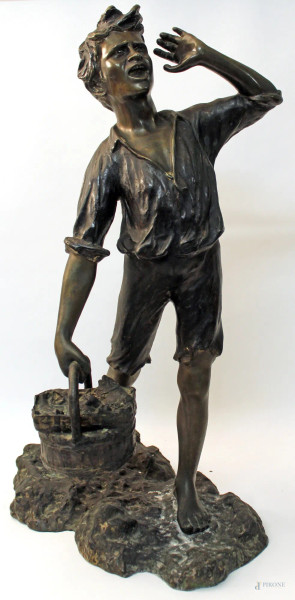 Vincenzo Cinque - Pescivendolo, scultura in bronzo, H 70 cm.