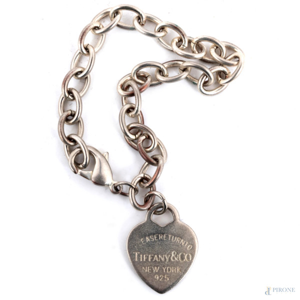 Lotto composto da 6 bracciali e 3 collane di bigiotteria, misura massima lunghezza cm 50, (segni ...