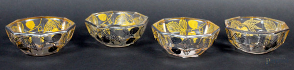 Lotto composto da quattro coppette in cristallo fum&#233; con decori a motivi vegetali.