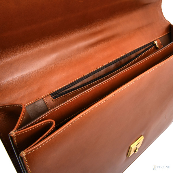 Borsa cartella Fendi in pelle marrone, cm 31,5x42x6, (segni di usura)