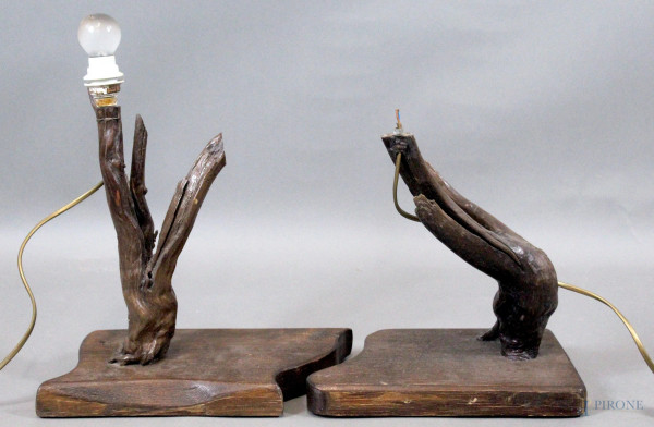 Lotto di due lampade da tavolo a tronco, altezza cm. 35, XX secolo.