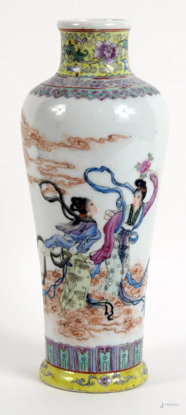 Vaso in porcellana a decoro di fanciulle, altezza cm 24,5, Cina, XX secolo