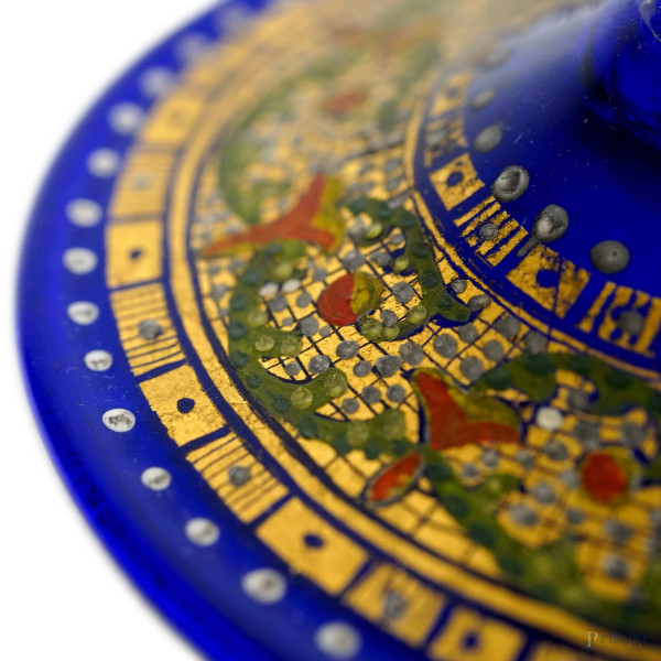 Lotto composto da 3 calici di diversa fattura in vetro, XX secolo, altezza massima cm 30,5