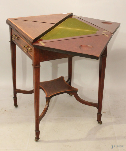 Tavolino a fazzoletto