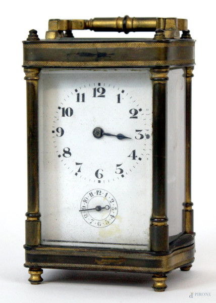 Orologio cappuccina, fine XIX secolo, cassa in ottone e vetro molato, quadrante bianco smaltato a numeri arabi, cm h 15,5, (difetti, meccanismo da revisionare).