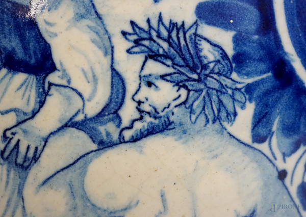 Grande vaso biansato in maiolica Savona, XVIII secolo, decorato in monocromia blu con figure clas...