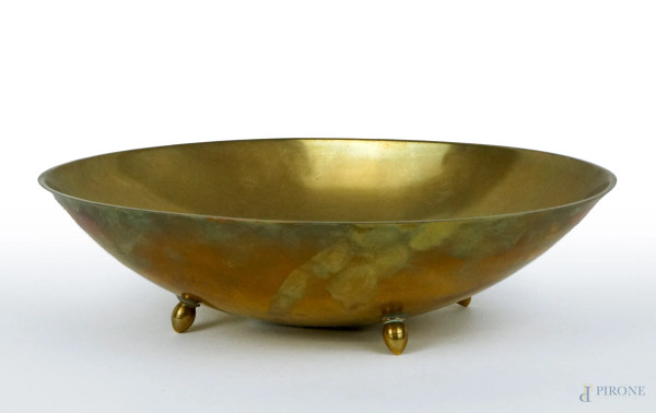 Svuotatasche di linea ovale in metallo dorato, poggiante su quattro piedini, cm 6x24x15,5, XX secolo