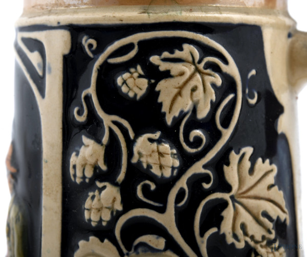 Lotto di due boccali in ceramica e metallo, XX secolo, altezza massima cm 19, (sbeccature, difett...