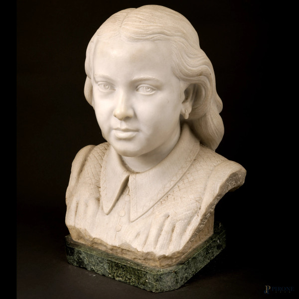 Kiril Todorov (Brest, 1902 – Roma, 1987), busto in marmo raffigurante una bambina, base in marmo,...