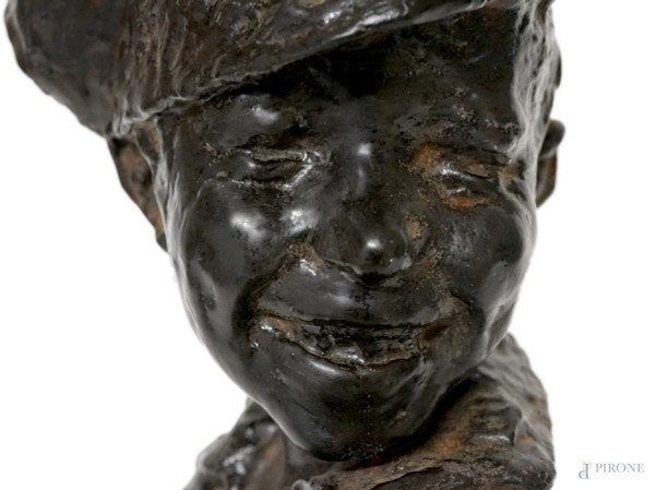 Medardo Rosso (Torino, 1858 – Milano, 1928), Gavroche, scultura in bronzo (altezza cm 30) su base...
