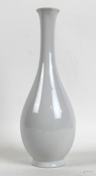 Vasetto monofiore in porcellana bianca, alt. cm 23, Tiffany & Co, XX secolo