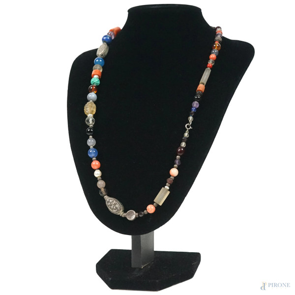 Collana di pietre multicolore e corallo, (imperfezioni)