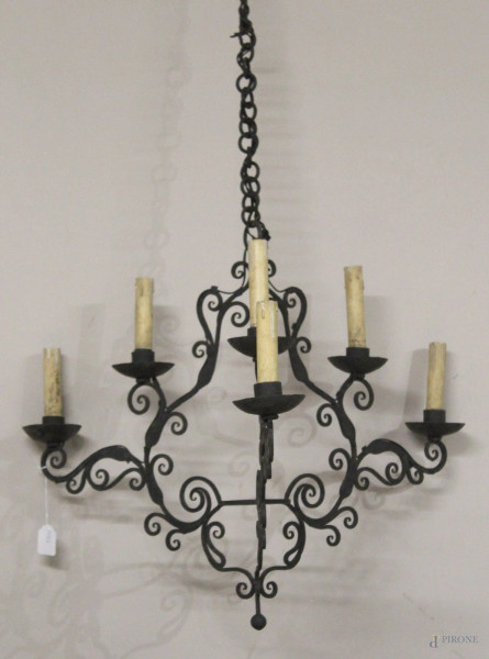 Lampadario in ferro battuto a sei luci, XIX sec., H 52 cm.