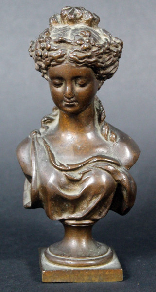 Busto di fanciulla, scultura in bronzo, primi &#39;900, altezza cm.17 