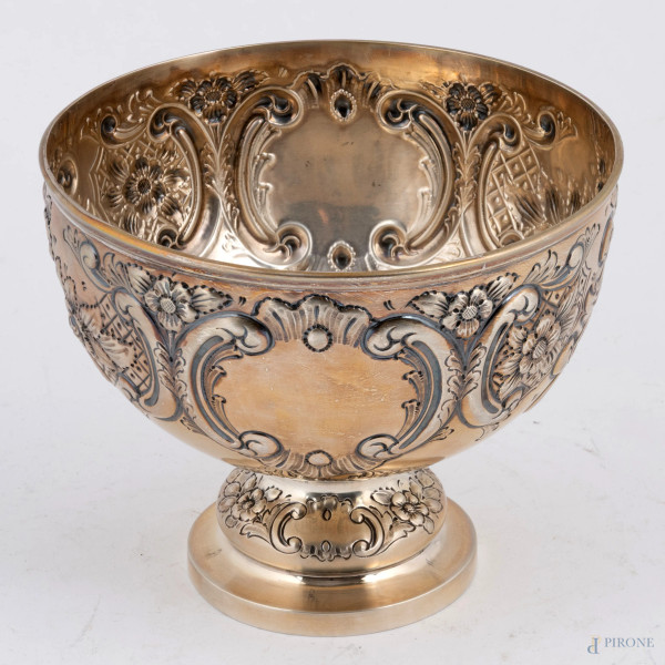 Alzata a guisa di coppa in argento. Inghilterra 1779, altezza cm 15, peso gr 490