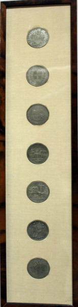 Lotto di sette monete entro cornice: Respublica S.Marino 1898; Regno d'Italia lire 5; Repubblica Veneta 22 marzo 1848; lire 20 Italia anno XIV 1936; lire 5 1914; lire 20 Italia anno VI 1928; lire 5 1861-1914.