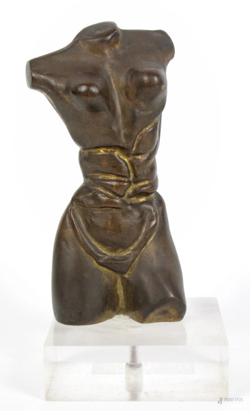 Nudo femminile, scultura in bronzo, firmata Manera, altezza cm. 16.