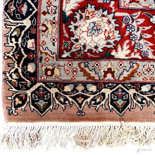 Tappeto persiano, cm 369x292.5, (macchie)