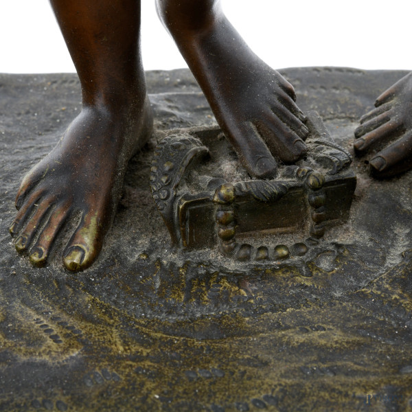 Le tre Grazie, XX secolo, gruppo scultoreo in bronzo, iscritto alla base, cm 39x25x11,5, (lievi s...