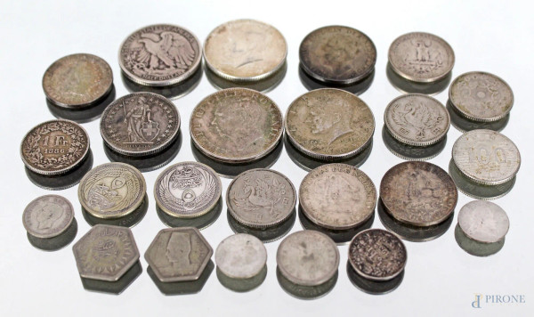 Lotto di ventiquattro monete in argento, gr.142