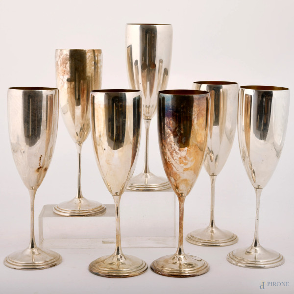 Lotto di 18 flut in argento e argento vermeil, altezza cm 20, peso totale gr. 2.050, Padova, XX s...