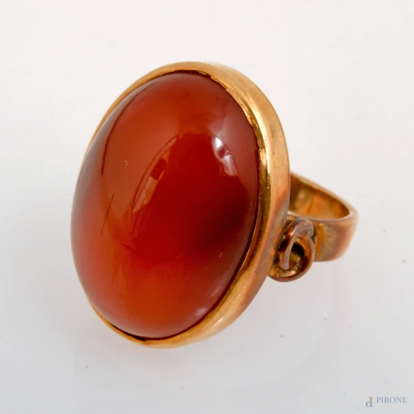 Anello in oro 18 kt con corniola, misura 8, peso gr 7,4