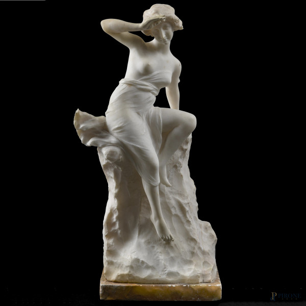Adolfo Luchini (XIX secolo), Giovane donna su una roccia, scultura in marmo, cm 45x22x16, firmato al retro, (difetti)