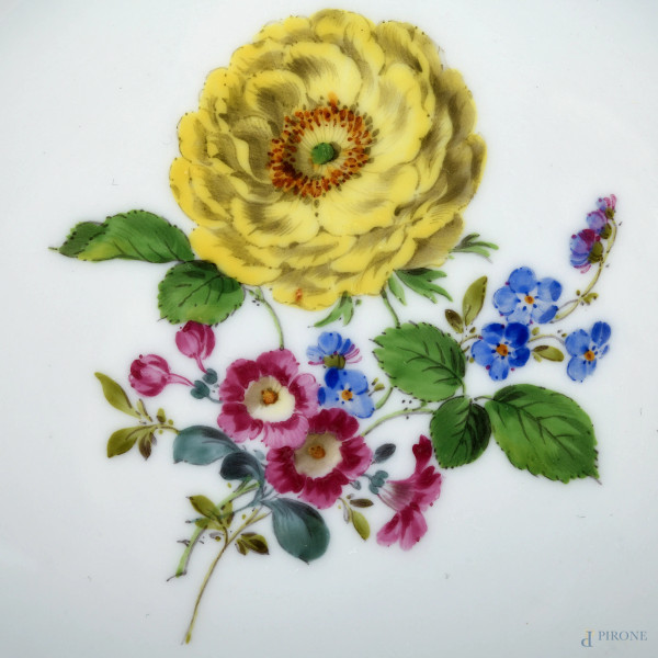 Servizio da dolce in porcellana Meissen composto da piatto portatorta e sei piattini, XX secolo, ...