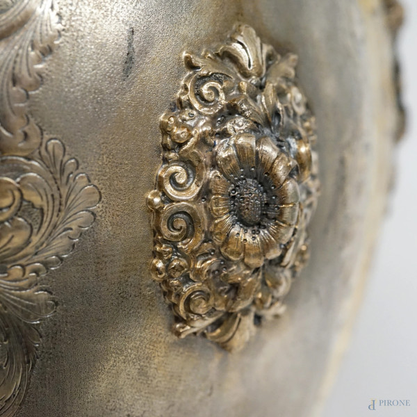Grande vaso in argento, Argentiere Valle', Milano, XX secolo, cm h 64, peso gr. 5055