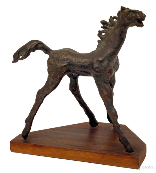 Augusto Murer - Cavallo, fusione in bronzo su base in legno, H. 27 cm., 1975 con autentica.