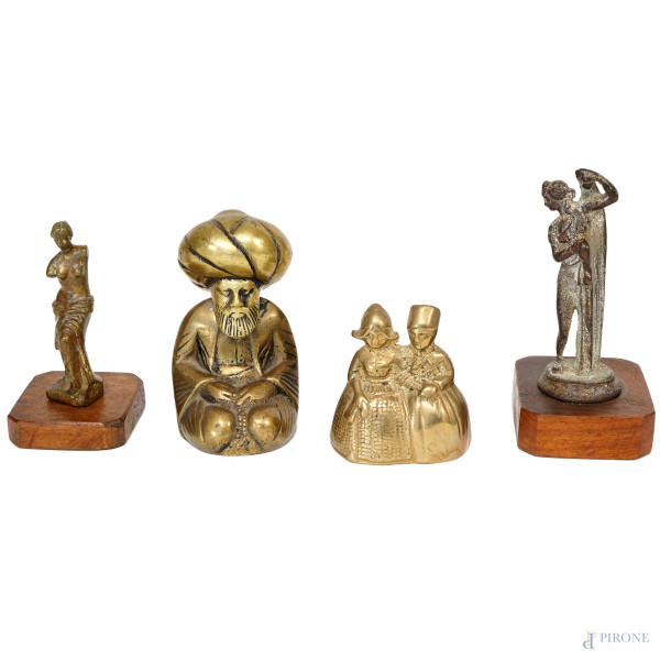 Lotto composto da 4 sculture in bronzo, XX secolo, altezza massima cm 12,5, (difetti)