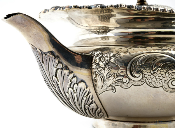 Teiera in argento inglese Elkington&Co 1909, cm 13,5x28x17, peso gr 860