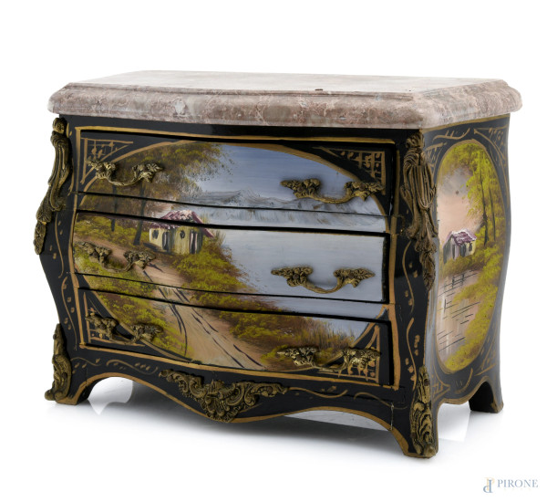 Portagioie in legno dipinto e decorato con scene di paesaggio a tre cassetti con piano in marmo, XX secolo, cm 21,5x30x14, (segni di usura, graffi, difetti)