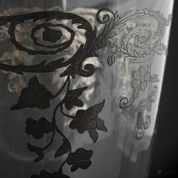 Vaso in vetro Rigatti con decori a racemi argentati, XX secolo, altezza cm 31