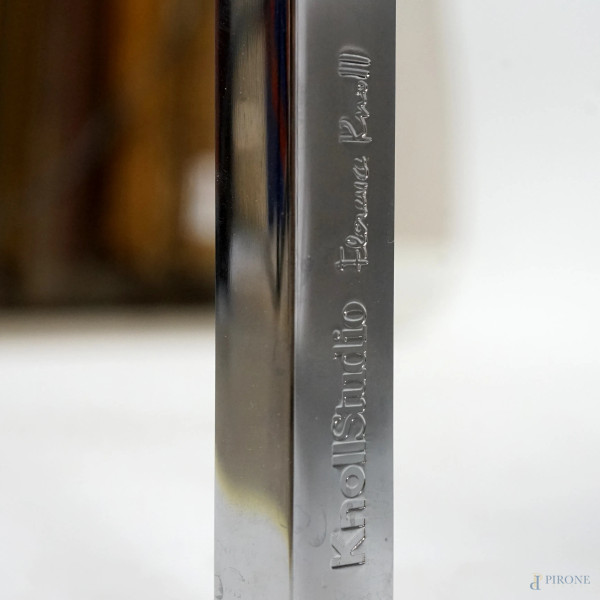 Tavolo basso con piano rettangolare in marmo Nero Marquina, telaio e gambe a sezione quadrata in ...