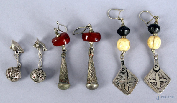 Lotto composto da tre paia di orecchini Tuareg in argento.