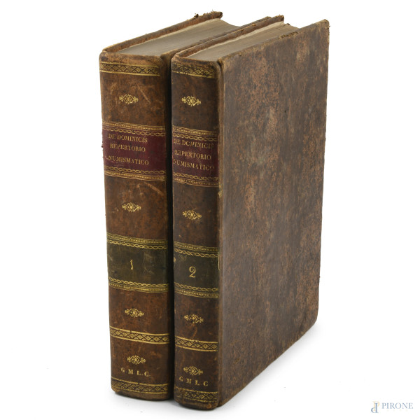Francesco De Dominicis, Repertorio Numismatico per conoscere qualunque moneta greca […], Napoli, 1826, tomo primo e tomo secondo, (segni di usura, tracce di umidità, difetti, strappi, difetti alla rilegatura)
