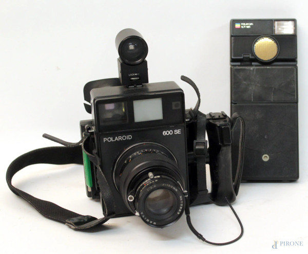 Lotto composto da due macchine fotografiche Polaroid, anni &#39;80-90.