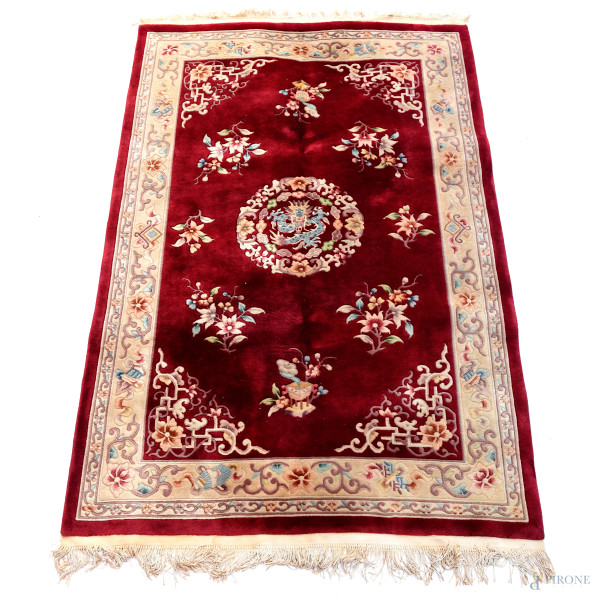 Tappeto, cm 250x150, (segni di usura)